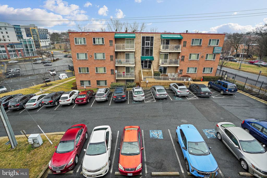 4270 EAST CAPITOL STREET NE Unit: 301