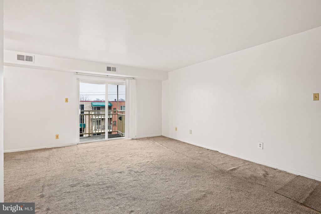 4270 EAST CAPITOL STREET NE Unit: 301