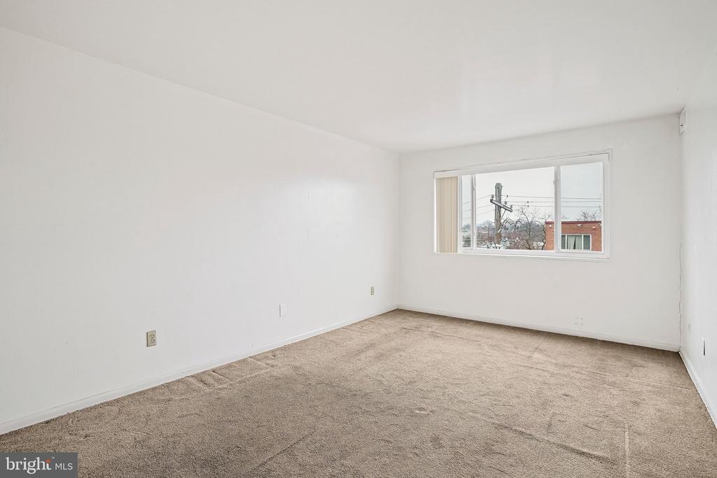 4270 EAST CAPITOL STREET NE Unit: 301
