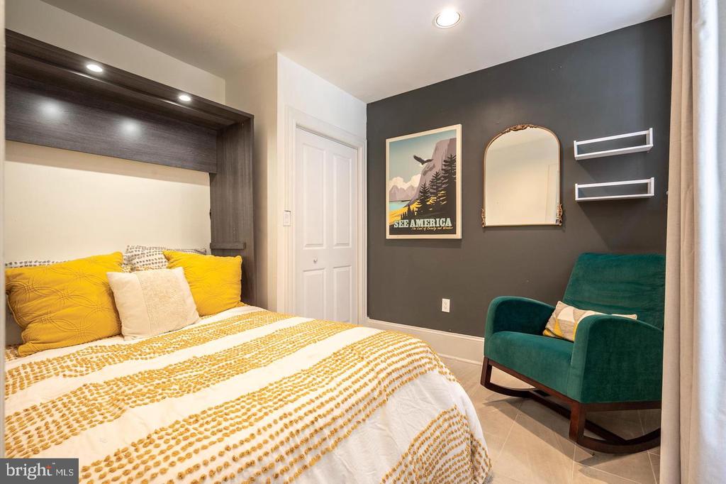 1807 CALIFORNIA STREET NW Unit: T5