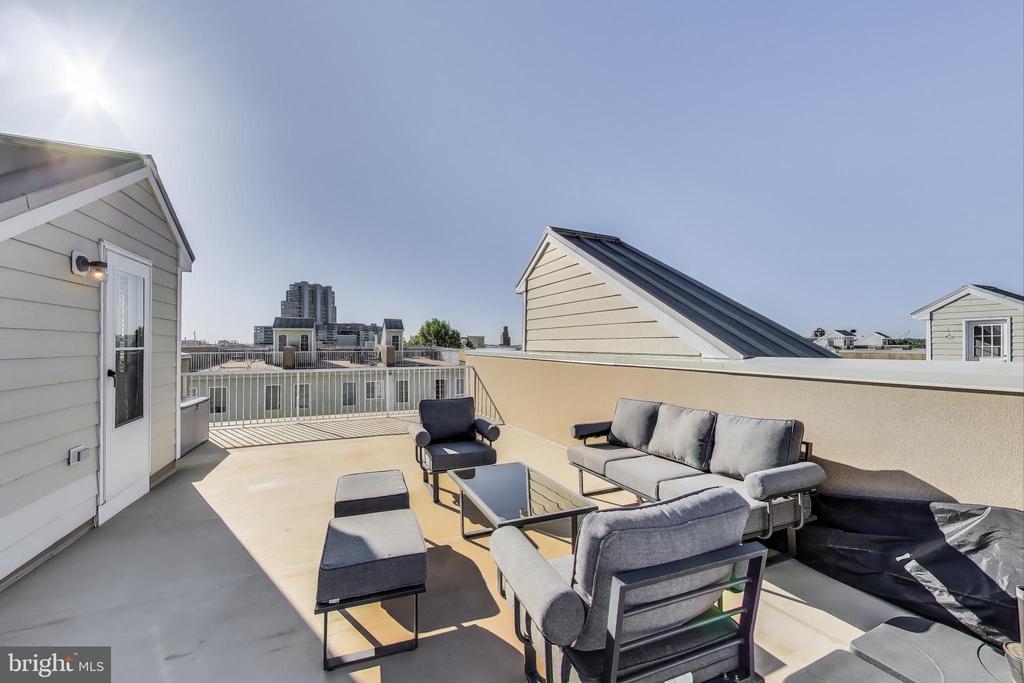 1317 LOWMAN STREET