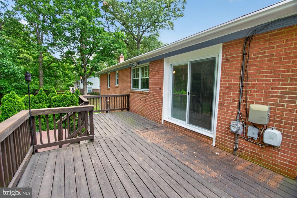 3637 WOODLEY ROAD