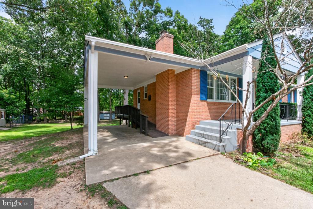 3637 WOODLEY ROAD