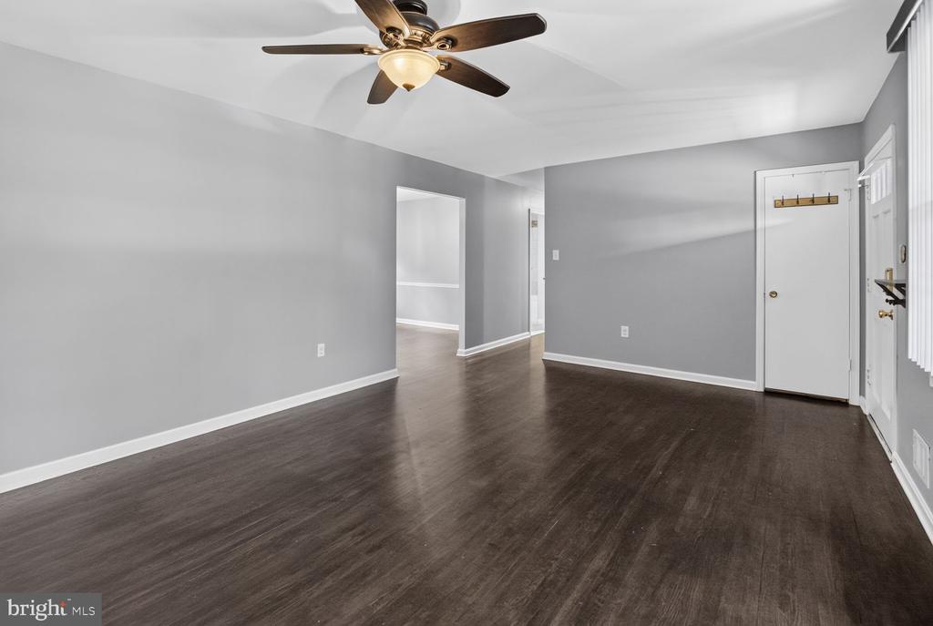 3637 WOODLEY ROAD