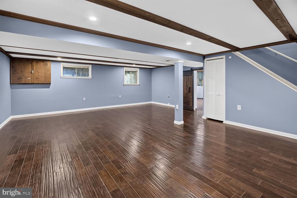 3637 WOODLEY ROAD