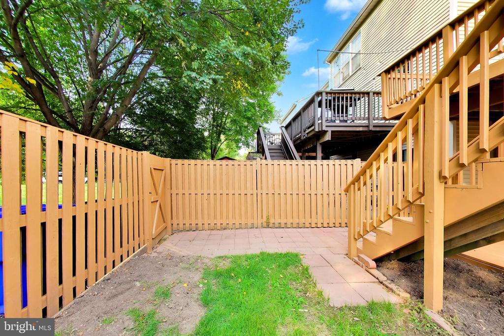 11300 GOLDEN EAGLE PLACE