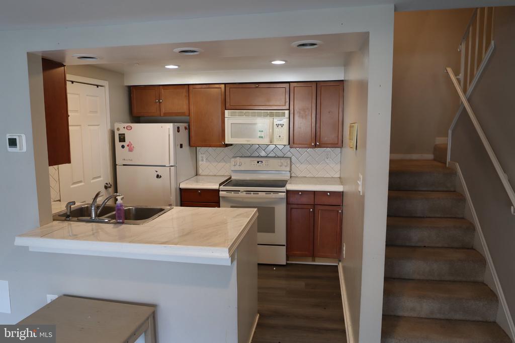 9709 HELLINGLY PLACE 56