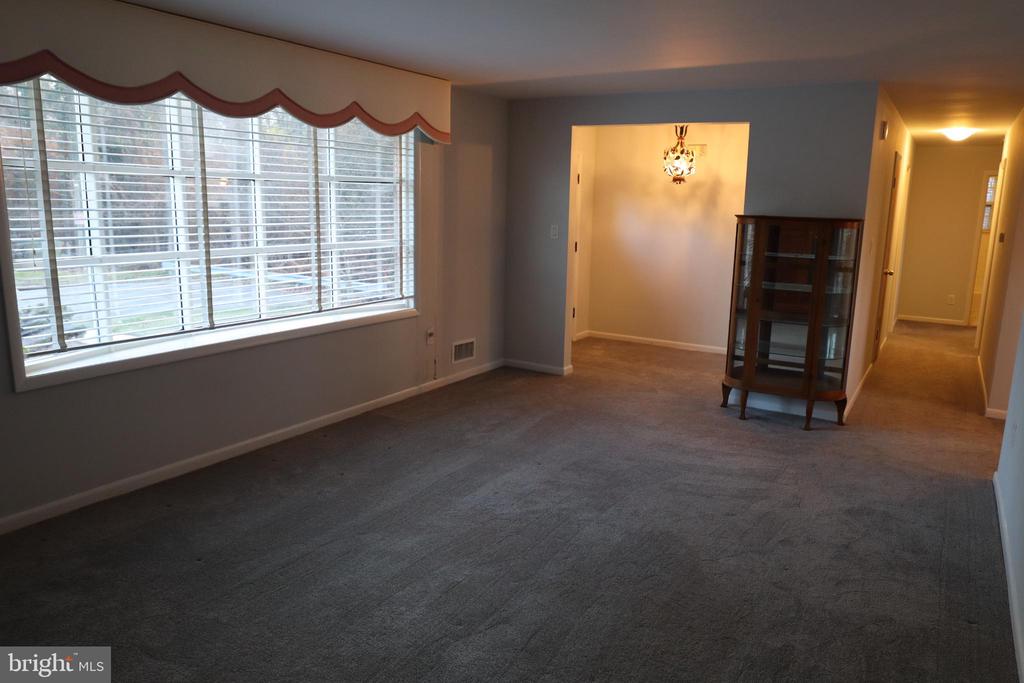 6211 TRUEMAN DRIVE