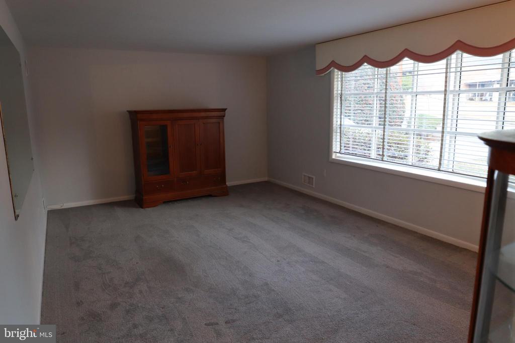 6211 TRUEMAN DRIVE