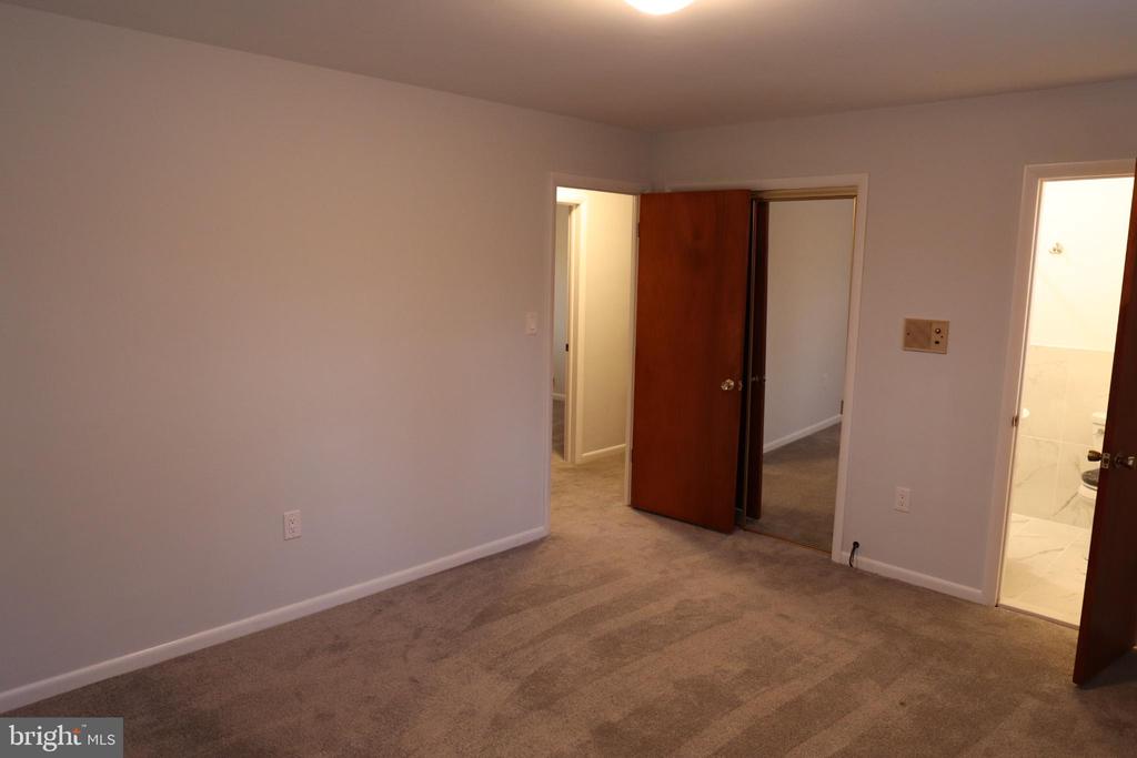 6211 TRUEMAN DRIVE