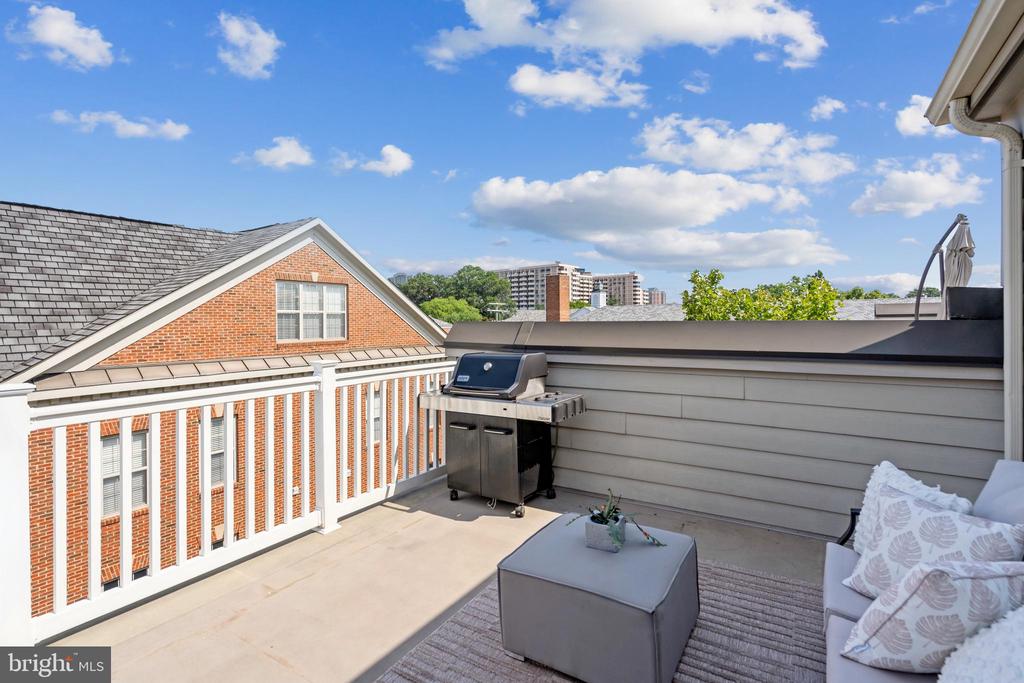 411 N GEORGE MASON DRIVE