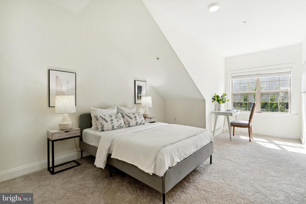 411 N GEORGE MASON DRIVE