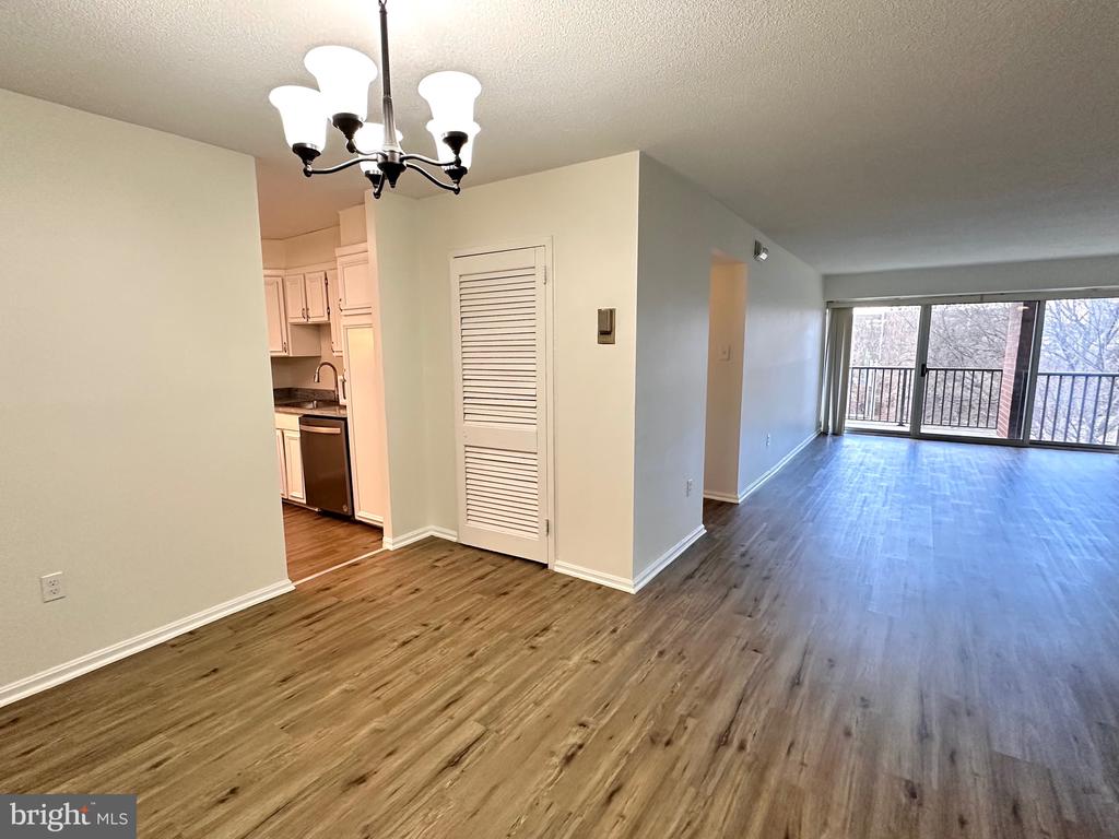 1300 ARMY NAVY DRIVE 427
