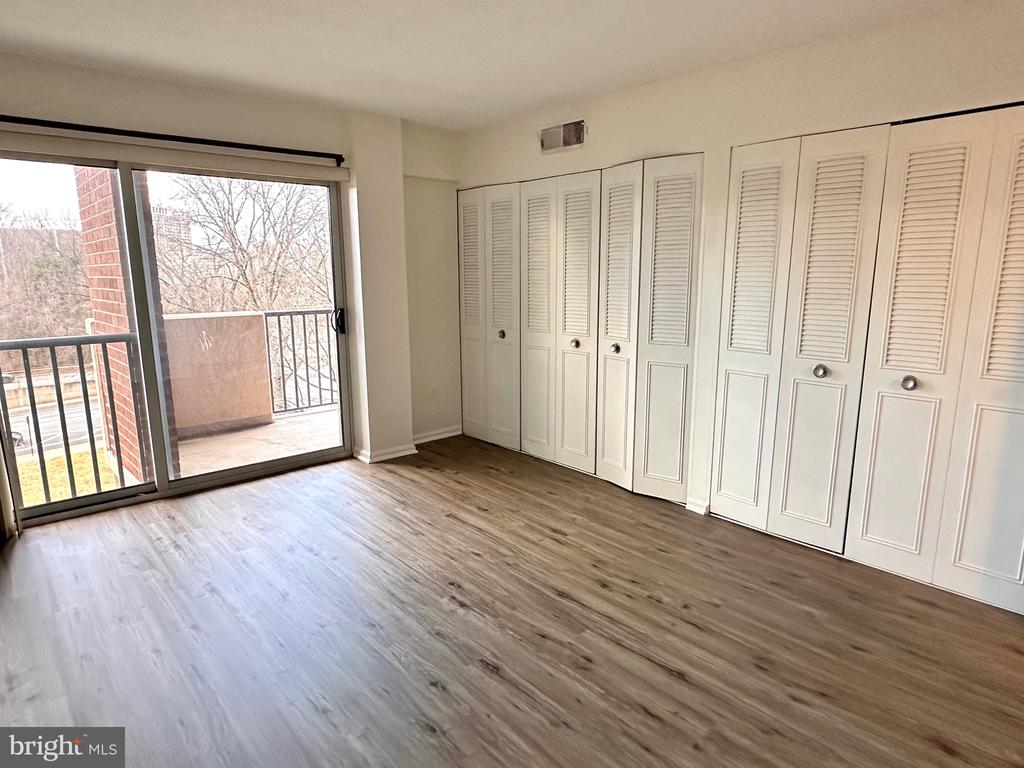 1300 ARMY NAVY DRIVE 427