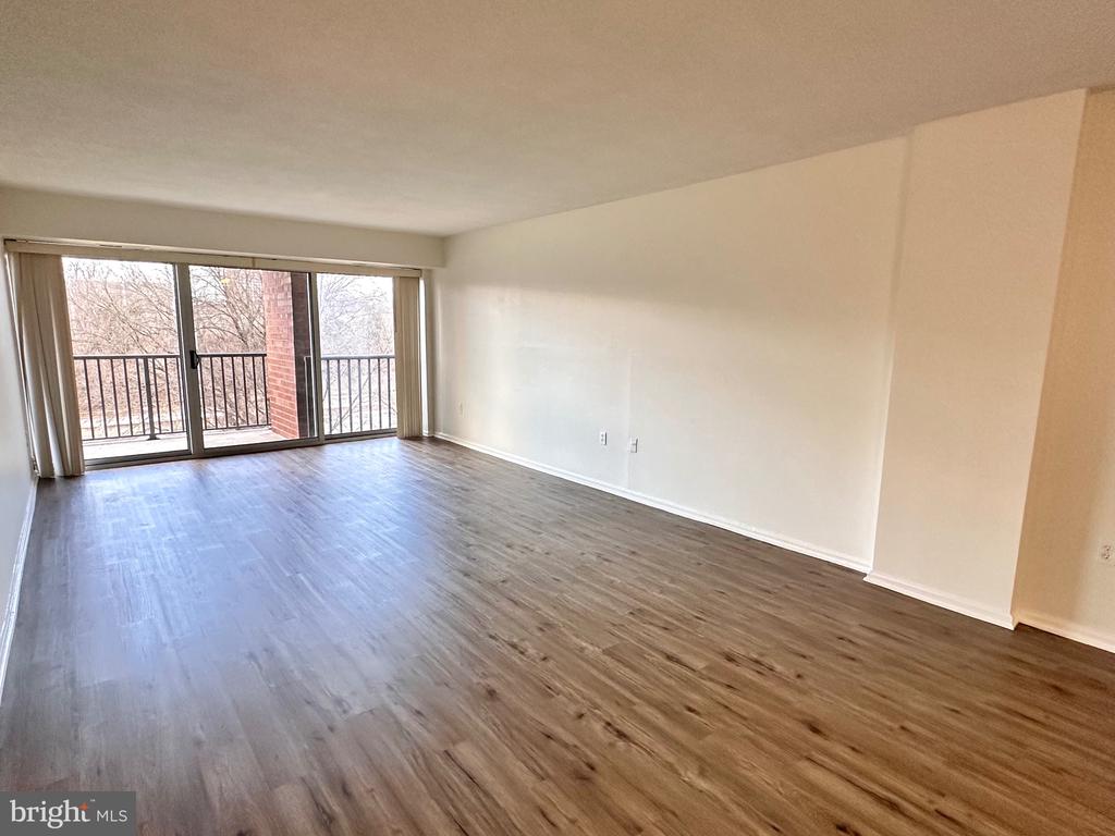 1300 ARMY NAVY DRIVE 427