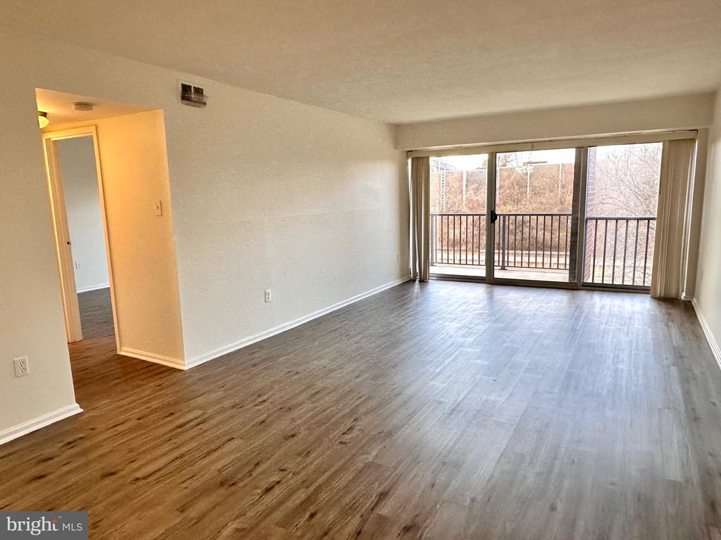 1300 ARMY NAVY DRIVE 427