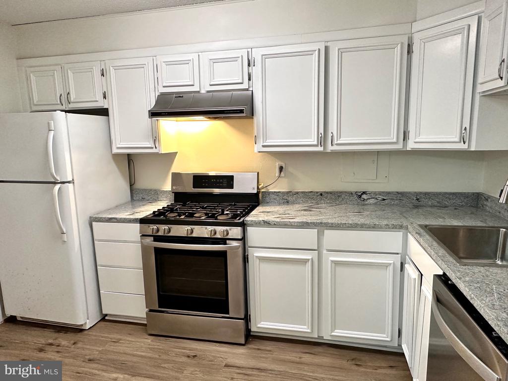 1300 ARMY NAVY DRIVE 427