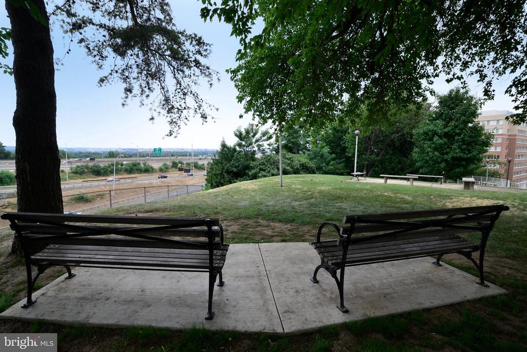 1300 ARMY NAVY DRIVE 427