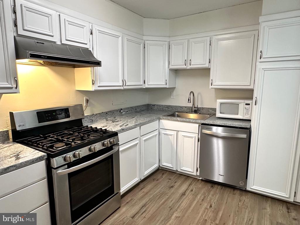 1300 ARMY NAVY DRIVE 427