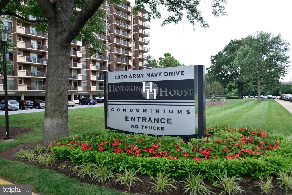 1300 ARMY NAVY DRIVE 427