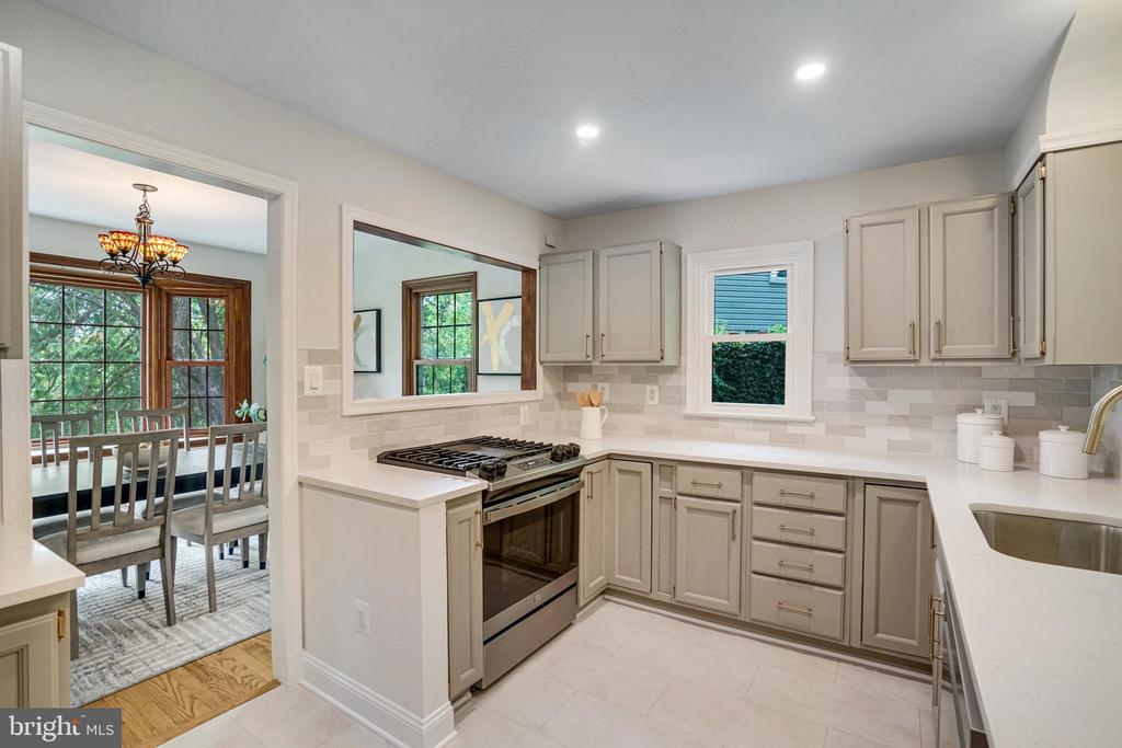 1705 N QUESADA STREET