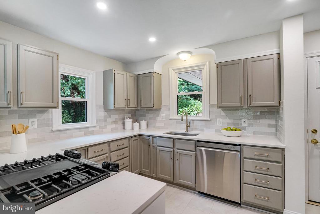 1705 N QUESADA STREET