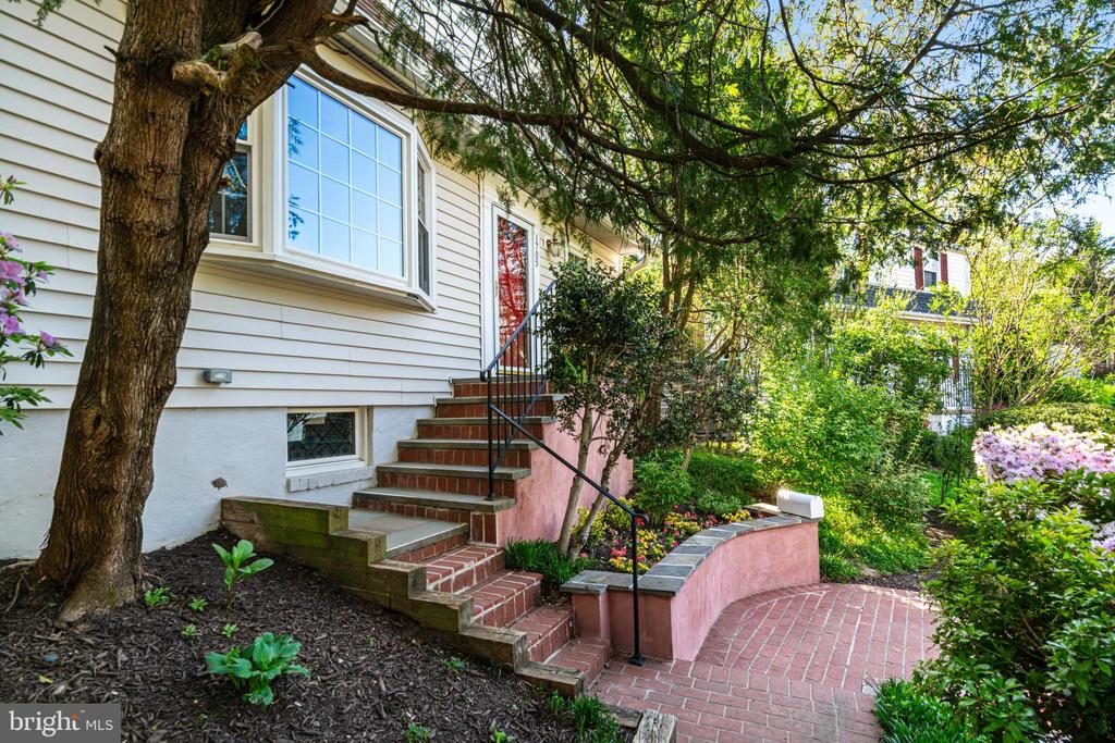 1705 N QUESADA STREET