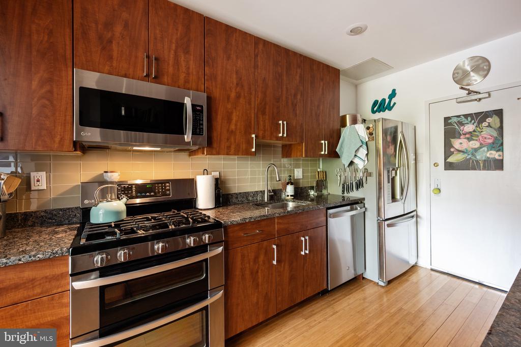 4141 N HENDERSON ROAD 127