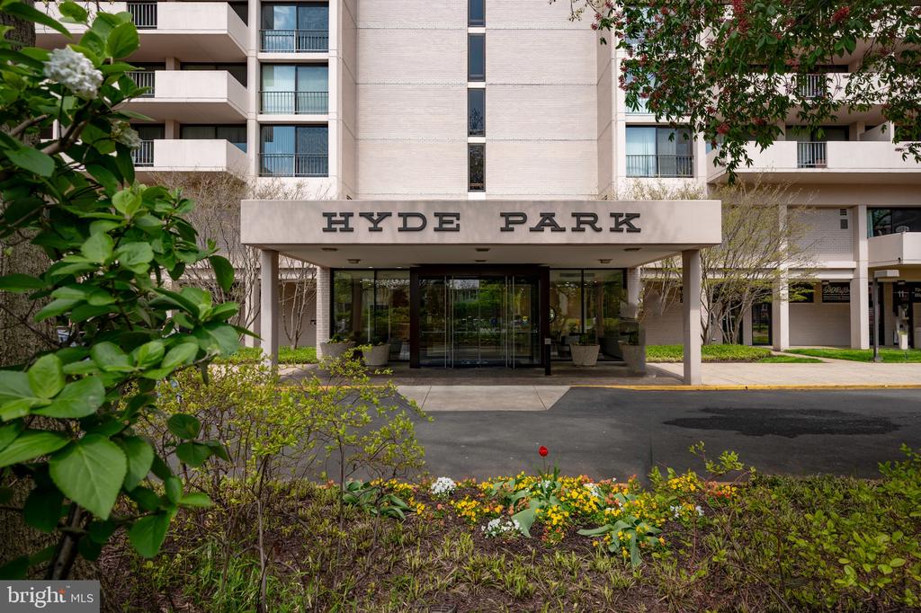 4141 N HENDERSON ROAD 127