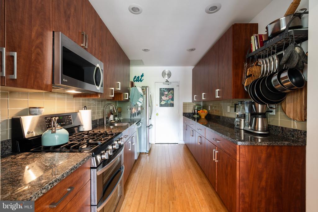 4141 N HENDERSON ROAD 127