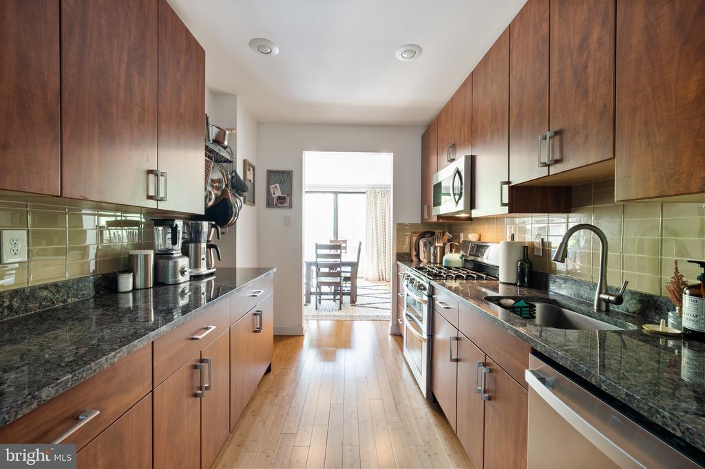4141 N HENDERSON ROAD 127