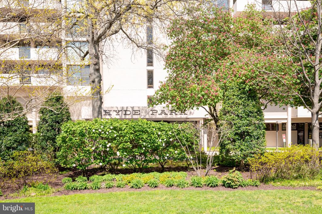 4141 N HENDERSON ROAD 127
