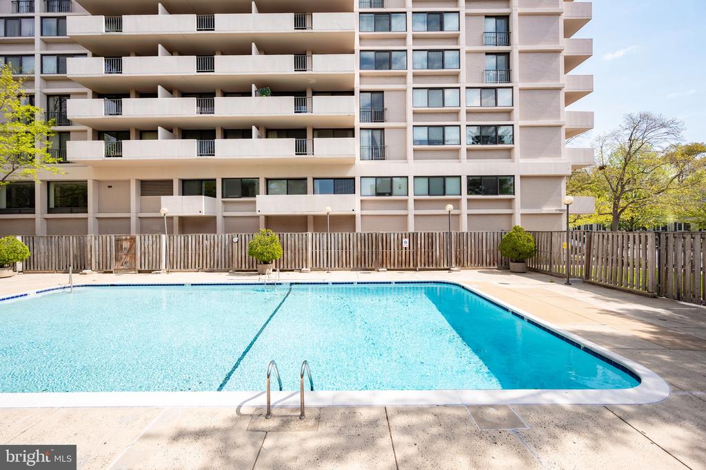 4141 N HENDERSON ROAD 127
