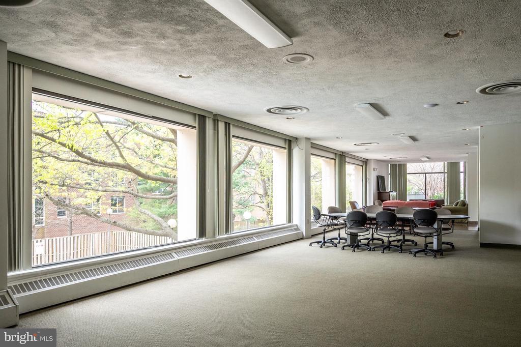 4141 N HENDERSON ROAD 127