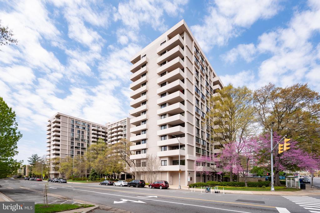 4141 N HENDERSON ROAD 127