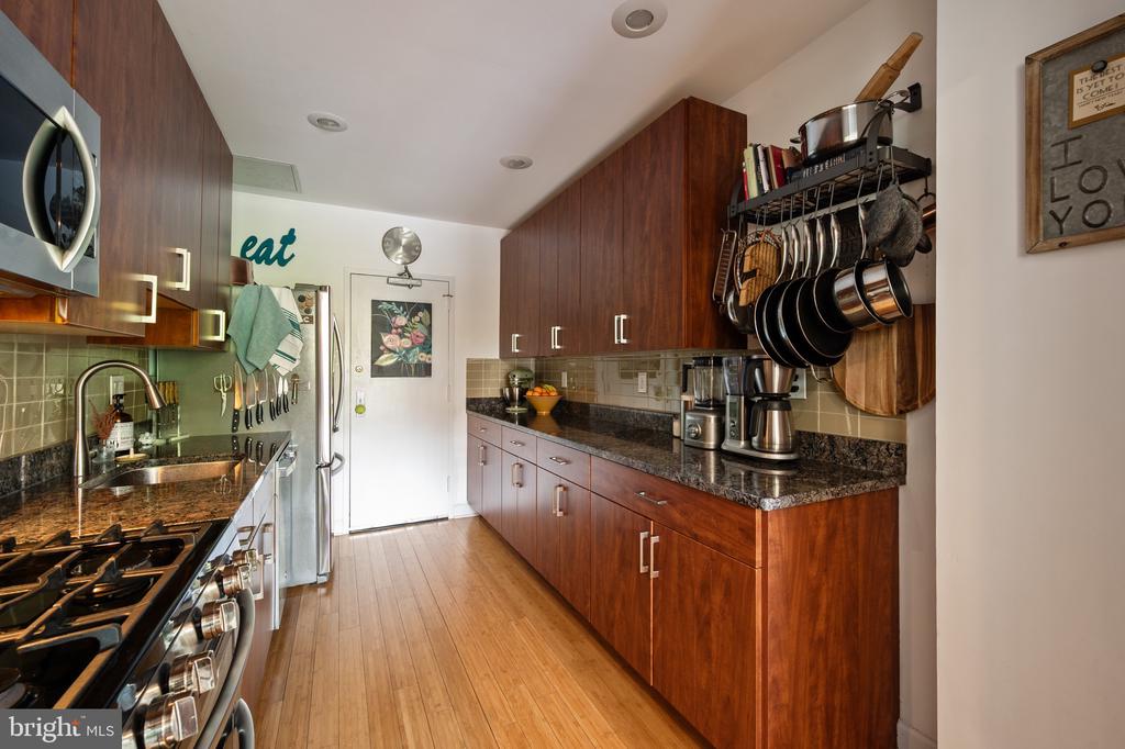 4141 N HENDERSON ROAD 127