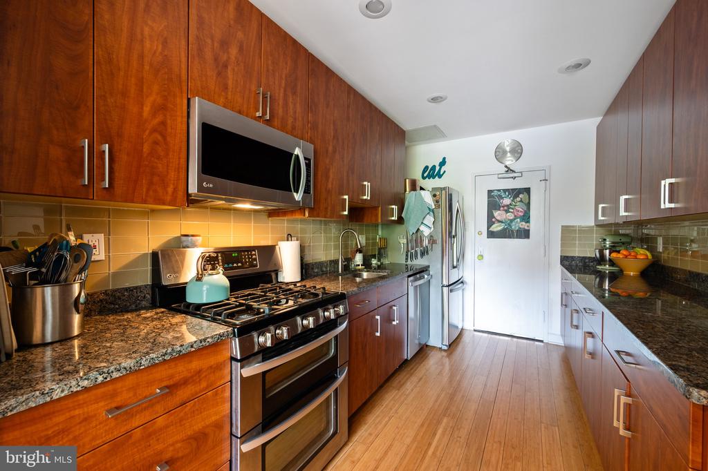 4141 N HENDERSON ROAD 127