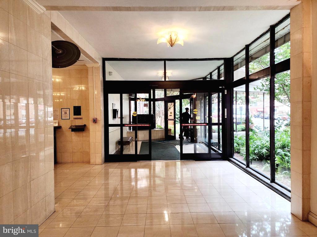 1121 ARLINGTON BOULEVARD 928