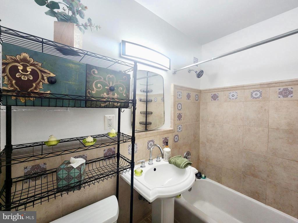 1121 ARLINGTON BOULEVARD 928