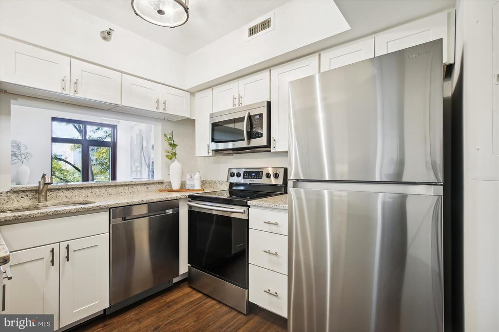 2400 CLARENDON BOULEVARD 414