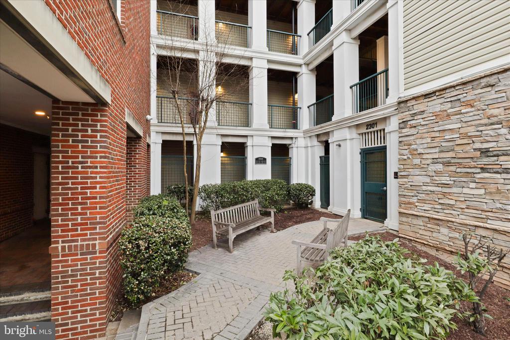2301 25TH STREET S 306