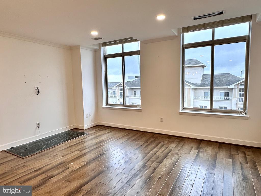 1220 N FILLMORE STREET PH08