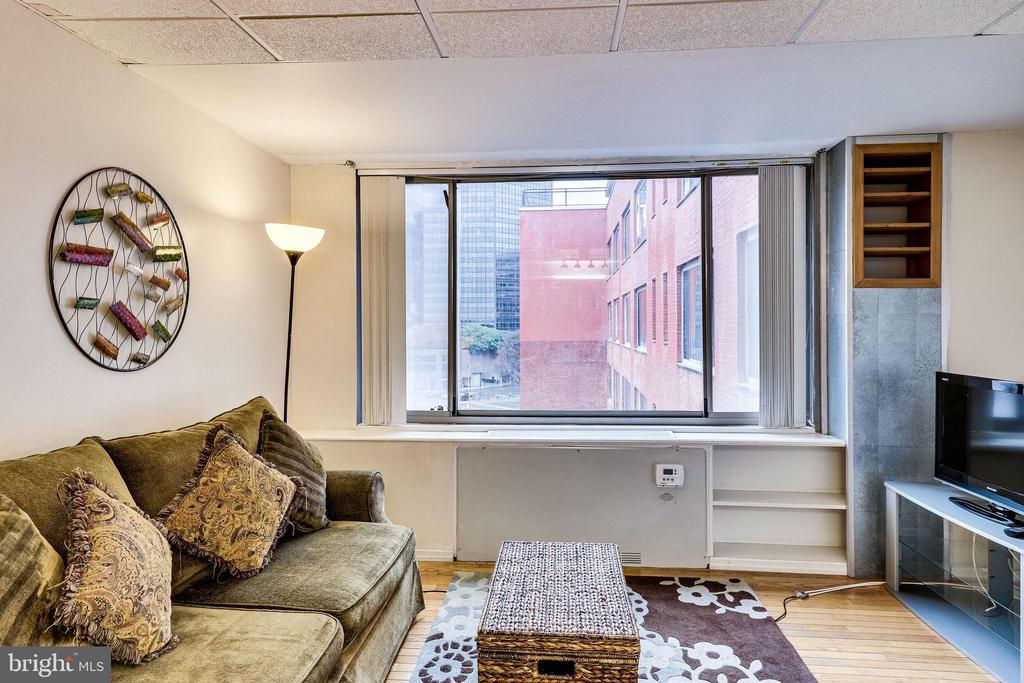 1111 ARLINGTON BOULEVARD 812