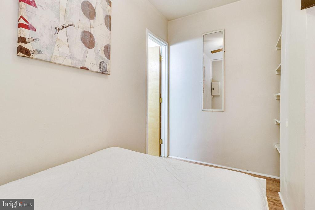 1111 ARLINGTON BOULEVARD 812