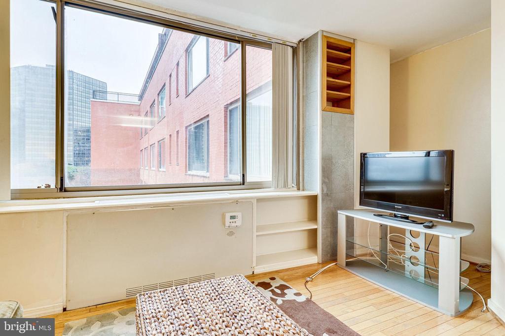 1111 ARLINGTON BOULEVARD 812