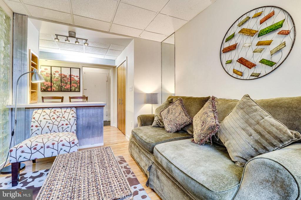 1111 ARLINGTON BOULEVARD 812