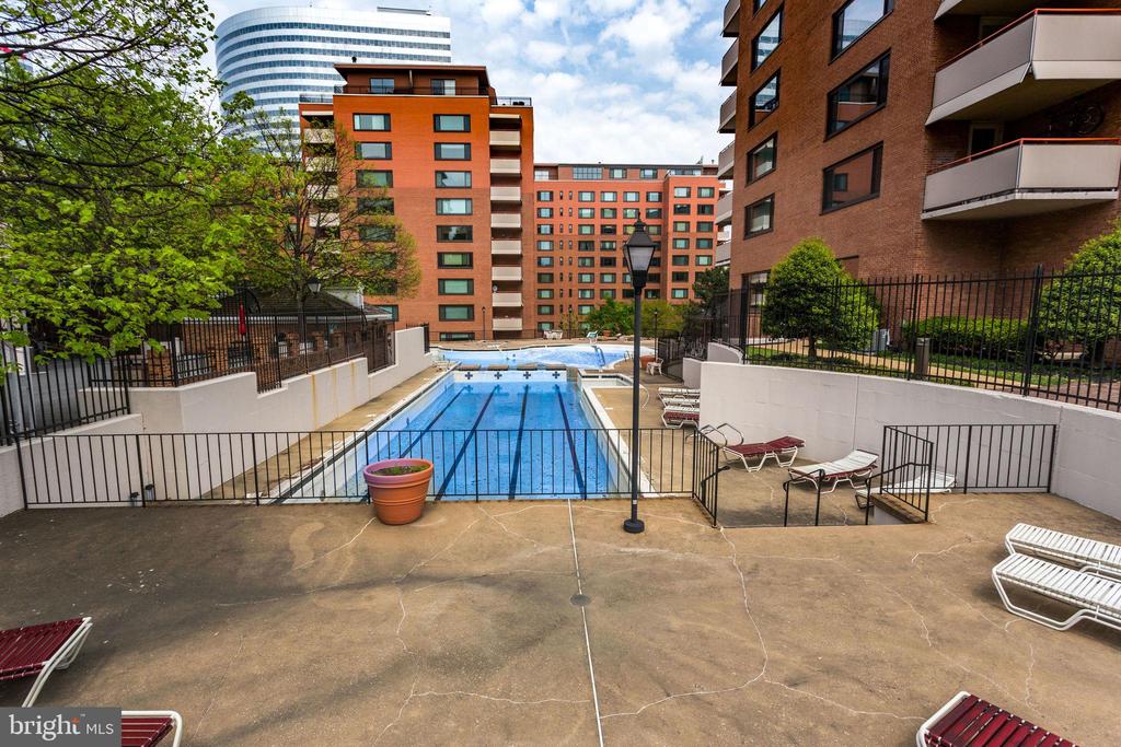 1111 ARLINGTON BOULEVARD 812