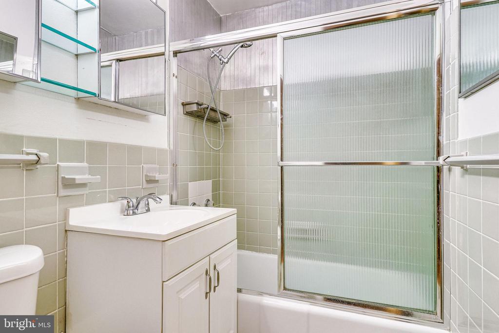 1111 ARLINGTON BOULEVARD 812