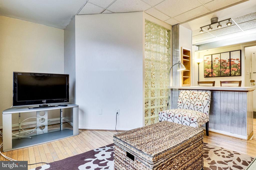 1111 ARLINGTON BOULEVARD 812