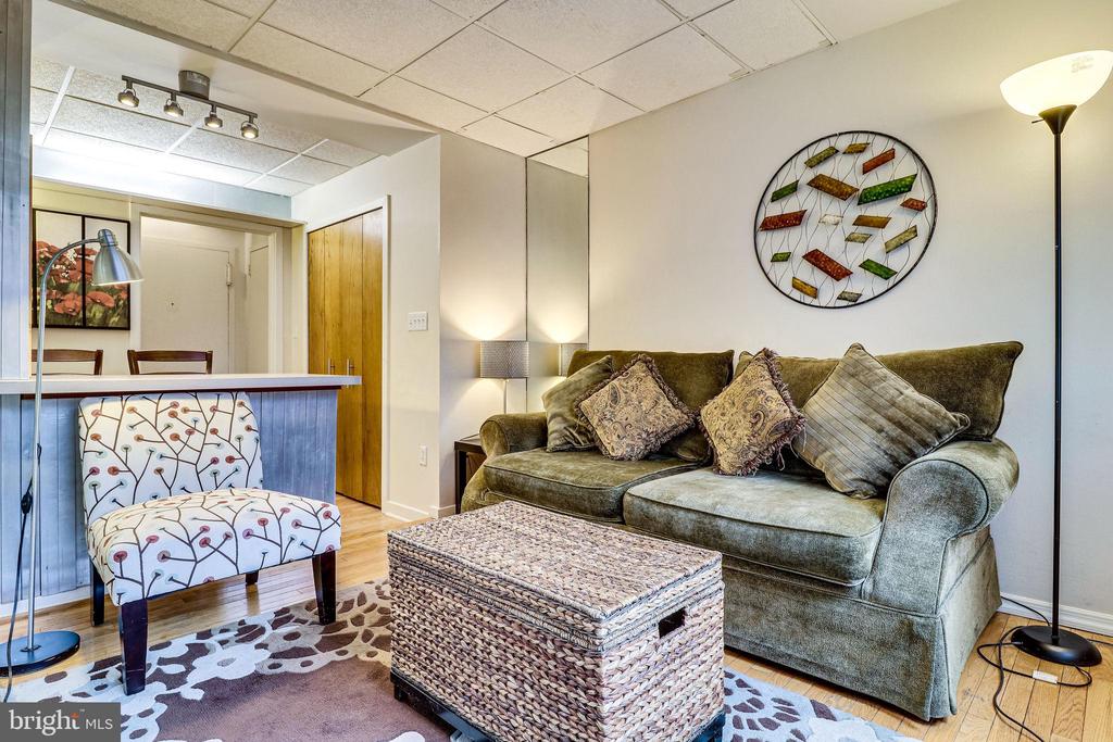 1111 ARLINGTON BOULEVARD 812